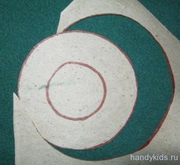 handykidslessons pictures 029 Вырезаем отверстие в бумаге
