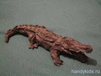 handykids- lessons crocodile 027 Лепка из пластилина-крокодил
